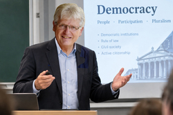 Small gerhard 2026 uni professor demokratie